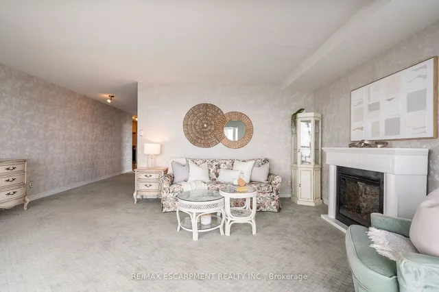 Additional property image - 5280 Lakeshore Rd Unit 911