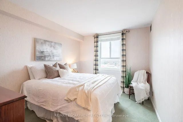 Additional property image - 5280 Lakeshore Rd Unit 911