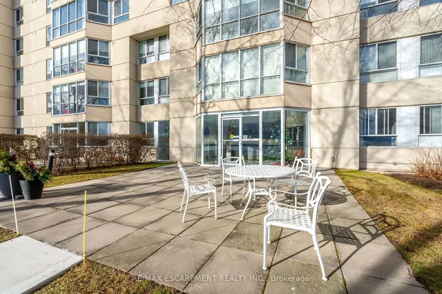 Additional property image - 5280 Lakeshore Rd Unit 911