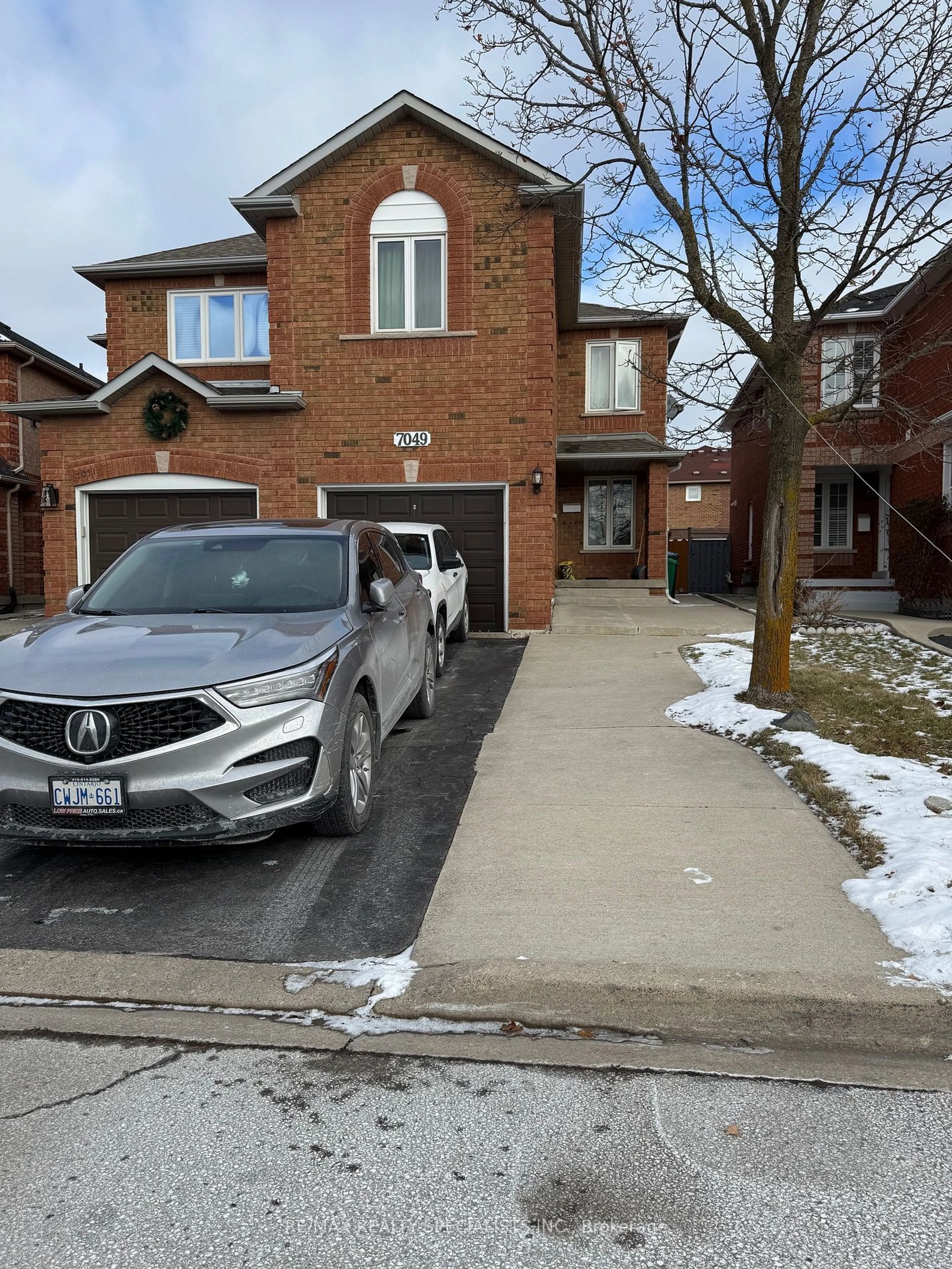 Home with brick exterior material, street for 7049 GRAYDON Crt, Mississauga Ontario L5N 7H4