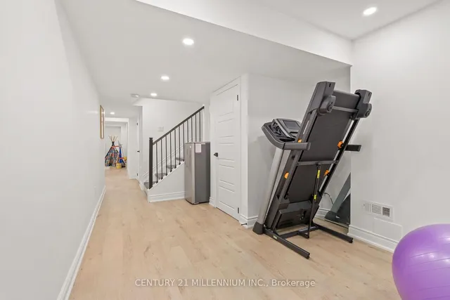 Additional property image - 898 Magnolia Terr