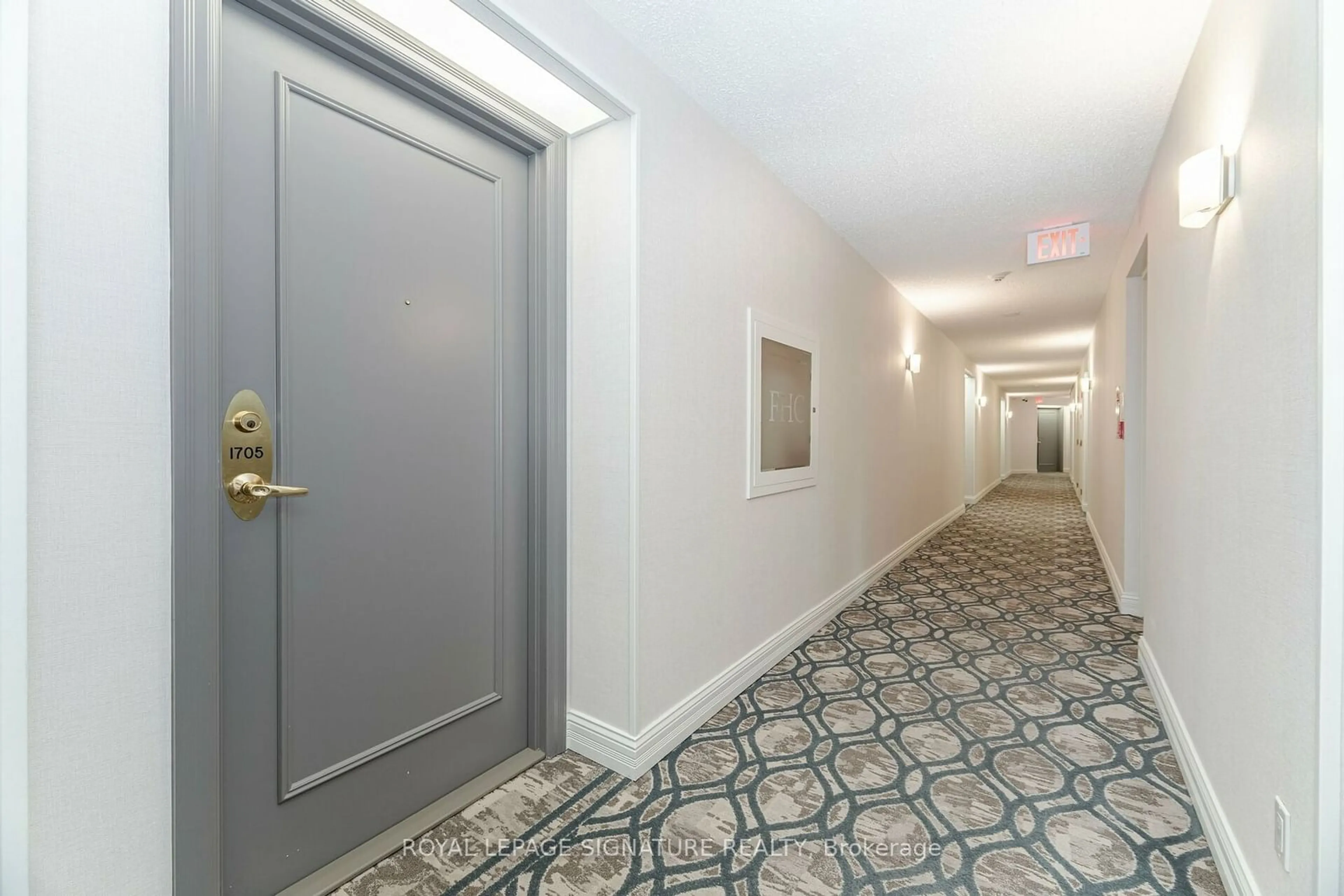 Indoor foyer for 35 Kingsbridge Garden Circ #1705, Mississauga Ontario L5R 3Z5