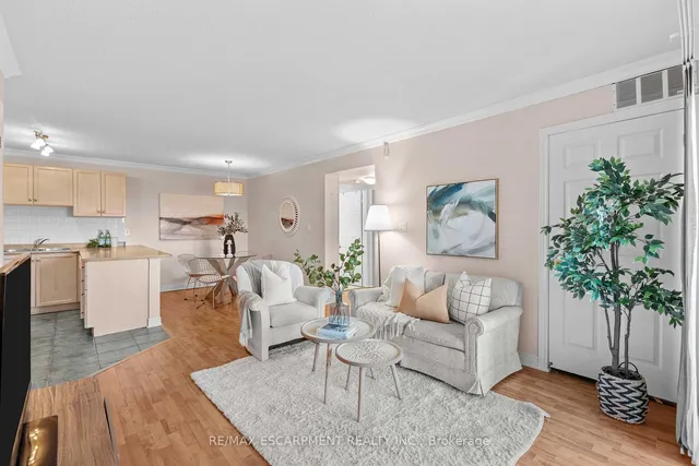 Additional property image - 4140 Foxwood Dr Unit 205
