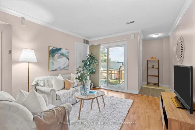 Additional property image - 4140 Foxwood Dr Unit 205