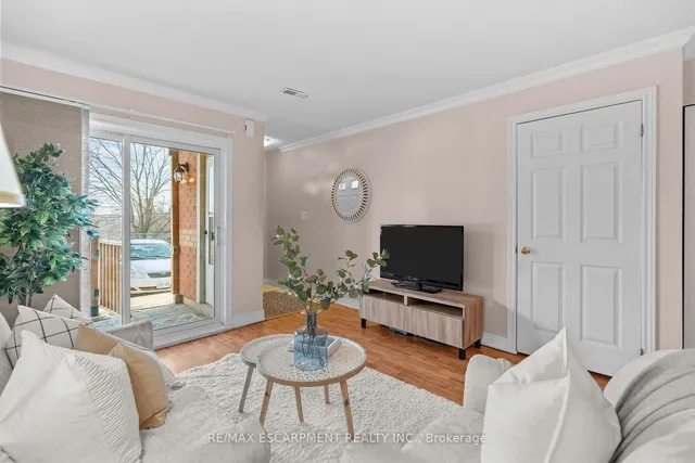 Additional property image - 4140 Foxwood Dr Unit 205