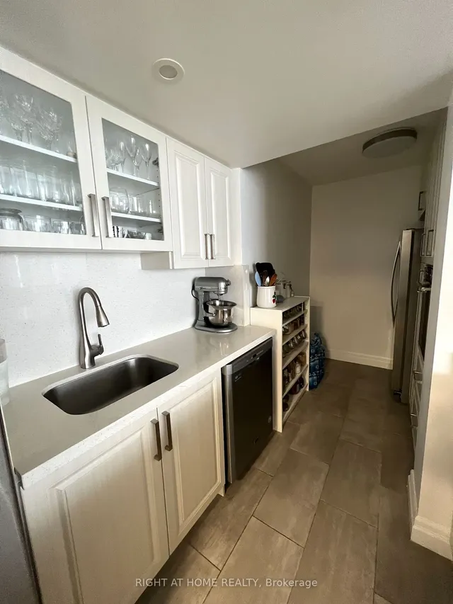 Additional image 12 of 1333 Bloor St Unit 1018