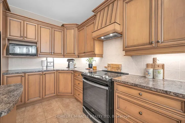 Property image - 4272 Clubview Dr