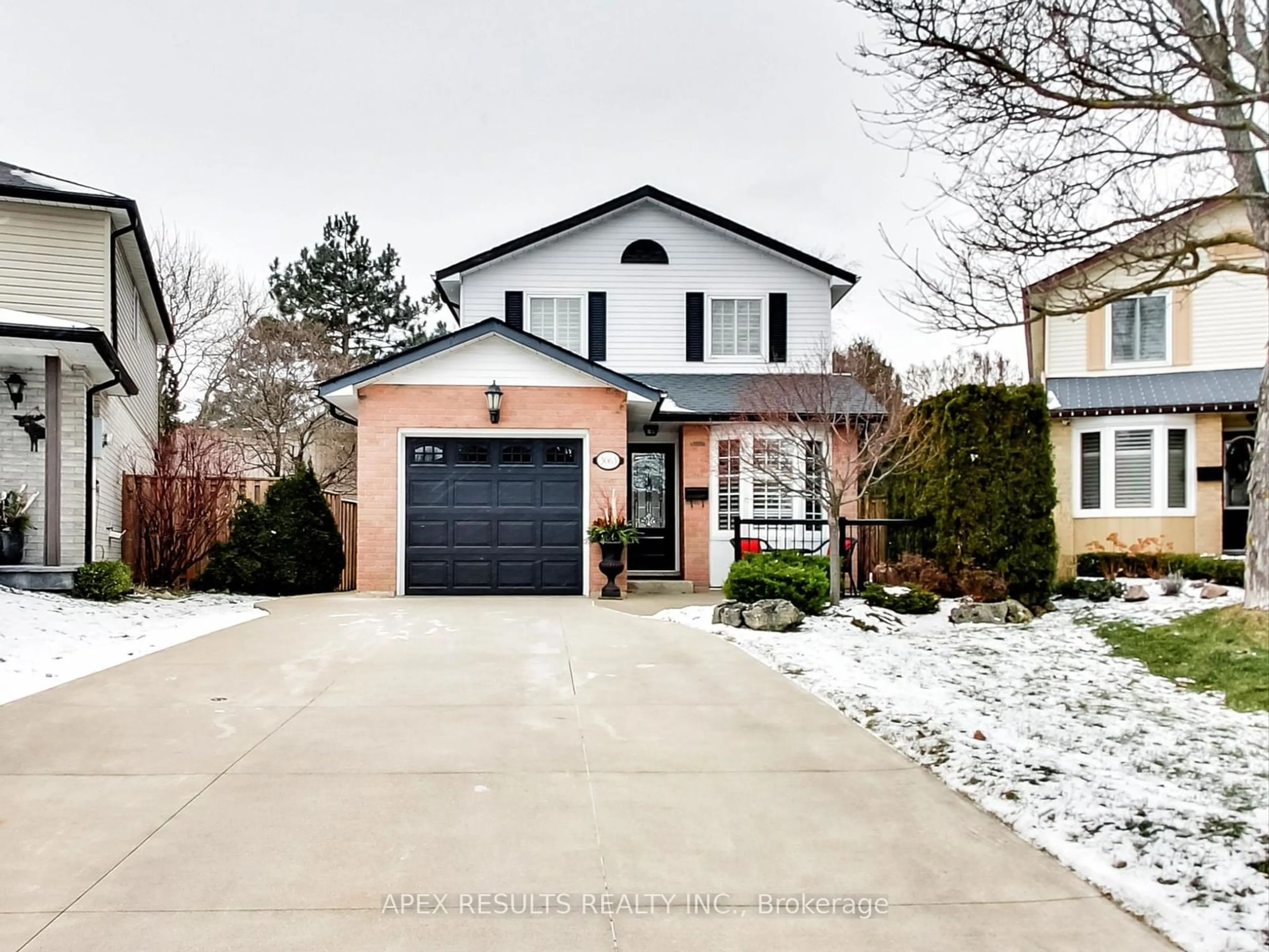 Home with brick exterior material, street for 3063 Flanagan Crt, Burlington Ontario L7M 2L8