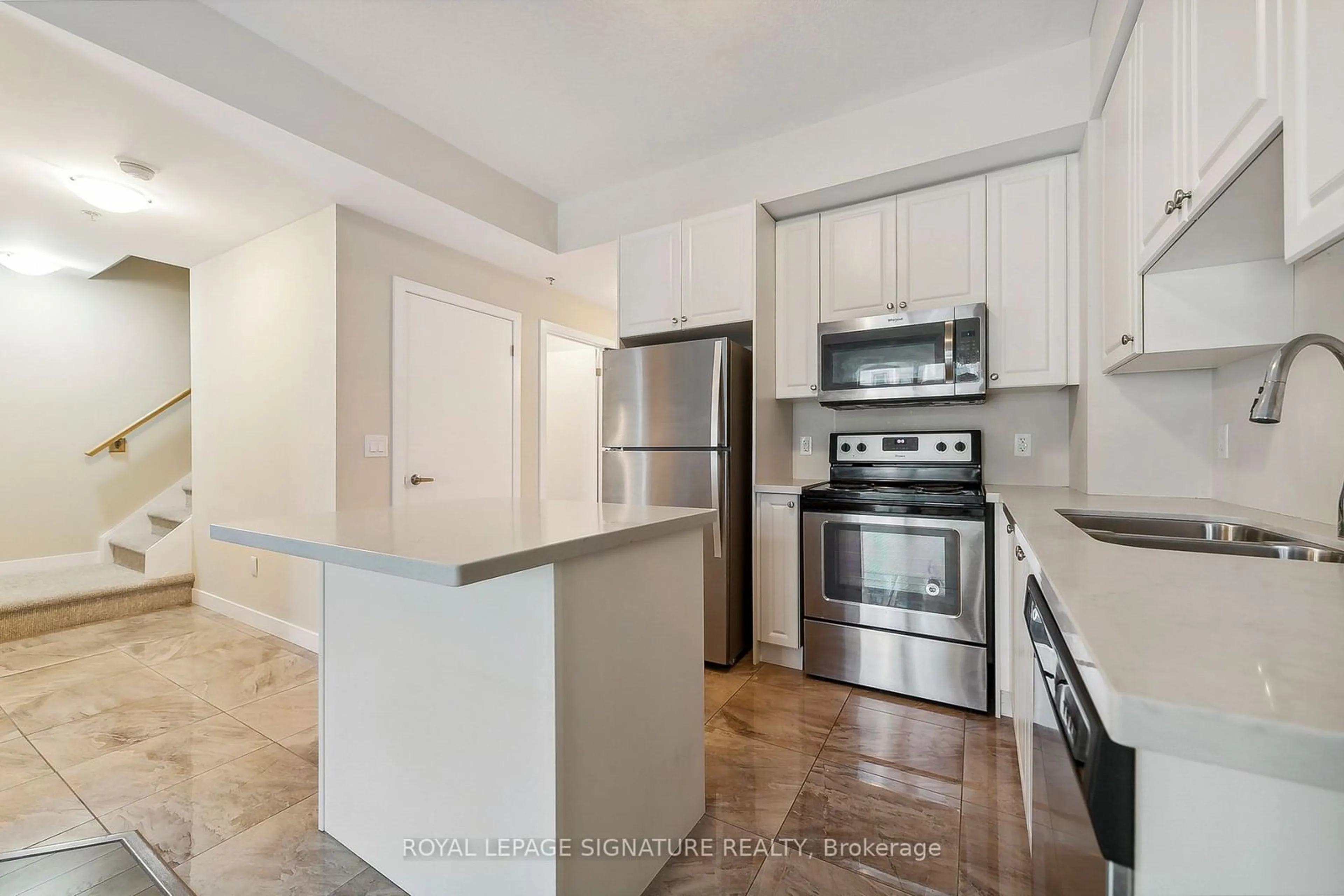 Standard kitchen, unknown for 2486 Old Bronte Rd #333, Oakville Ontario L6M 4J2