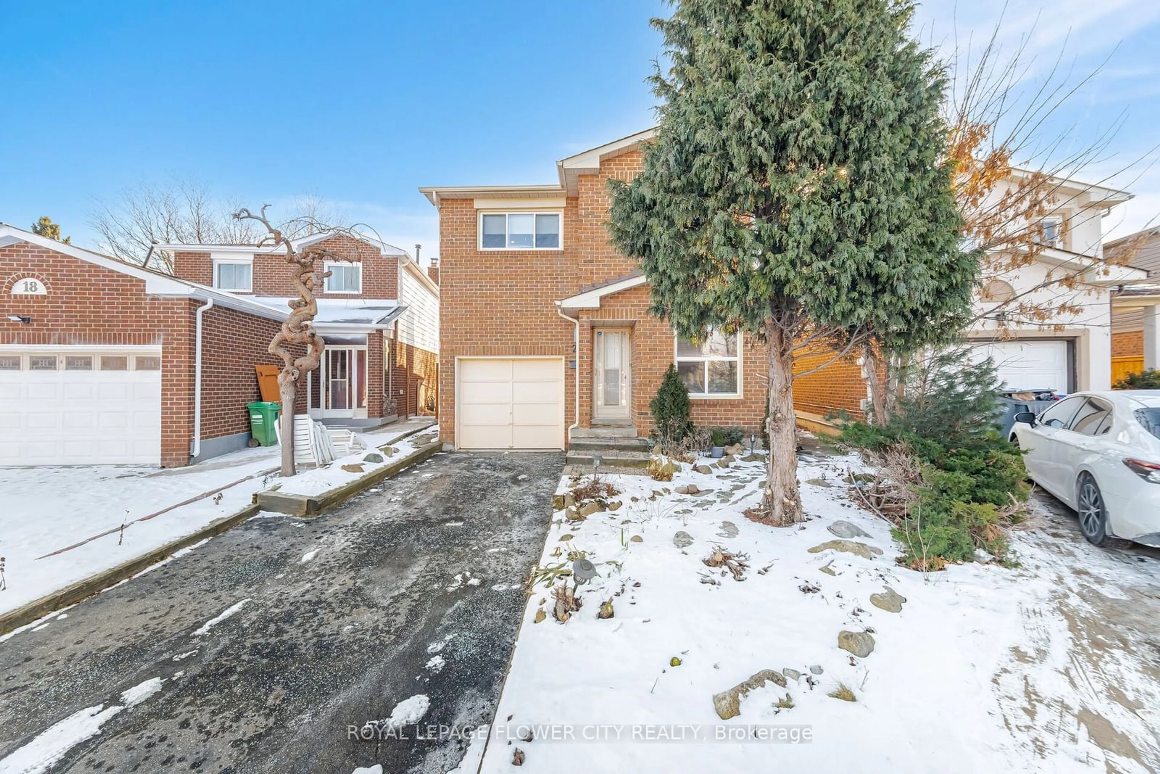 A pic from outside/outdoor area/front of a property/back of a property/a pic from drone, street for 20 Trewartha Cres, Brampton Ontario L6Z 1X4