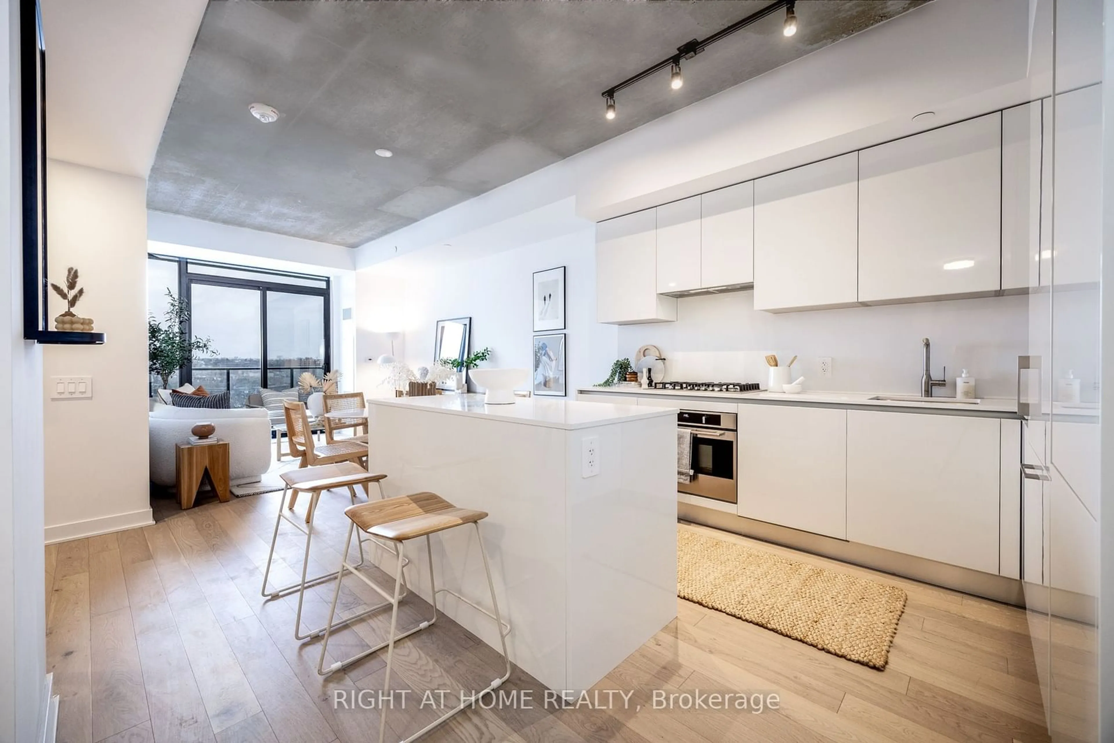 Open concept kitchen, unknown for 2720 Dundas St #PH 5, Toronto Ontario M6P 1Y2