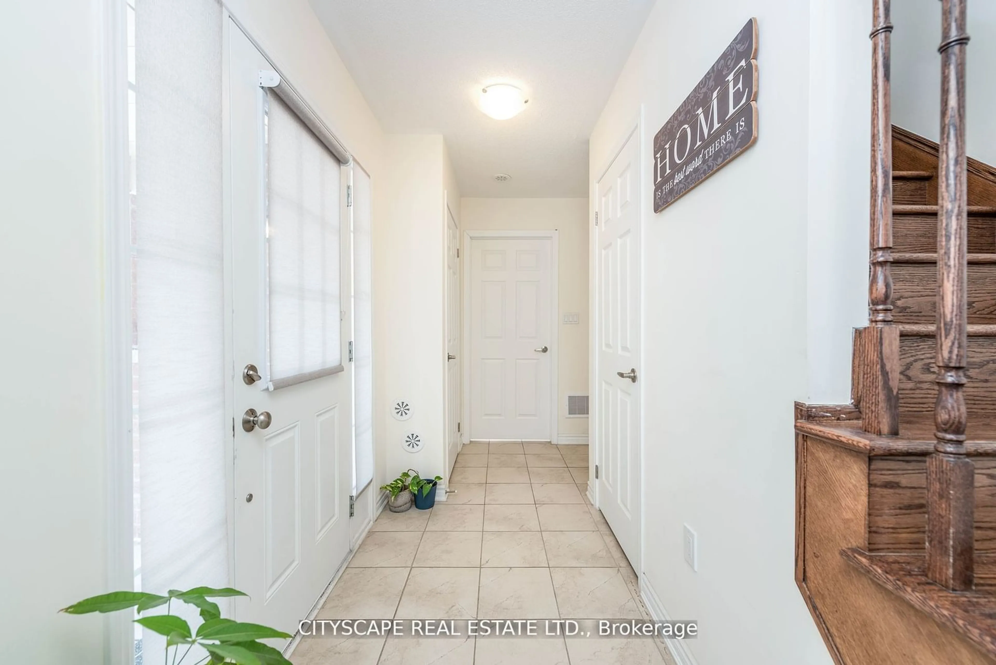 Indoor entryway for 1000 Asleton Blvd #85, Milton Ontario L9T 9L6