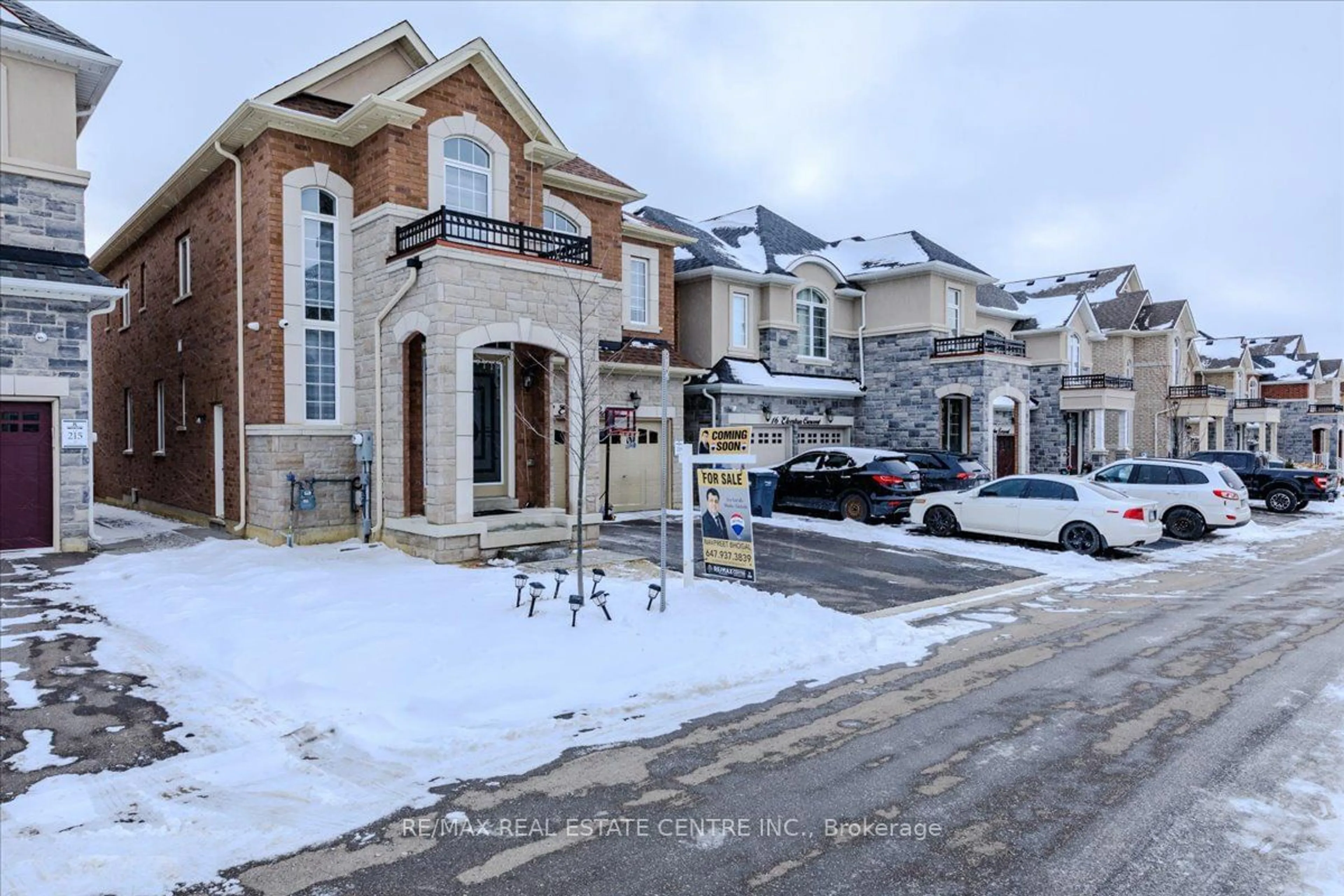 Unknown for 18 Elverton Cres, Brampton Ontario L7A 4Z4