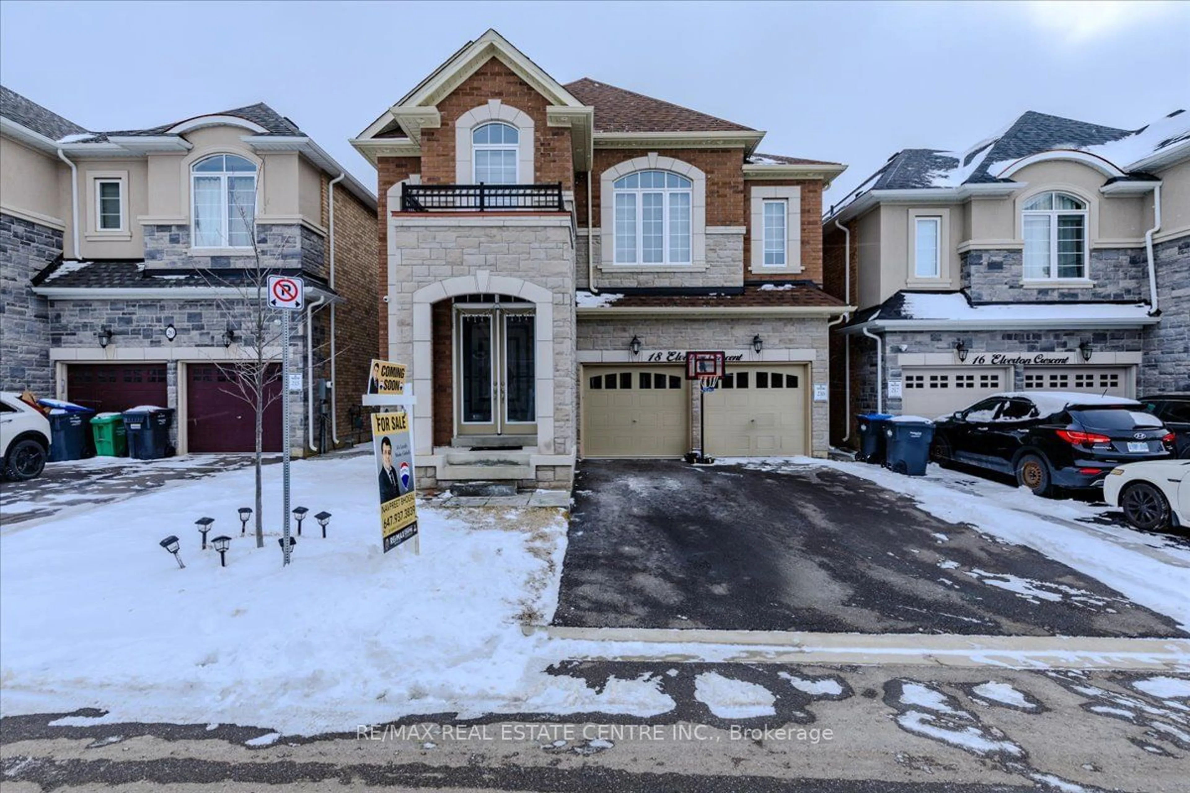 Home with brick exterior material, street for 18 Elverton Cres, Brampton Ontario L7A 4Z4