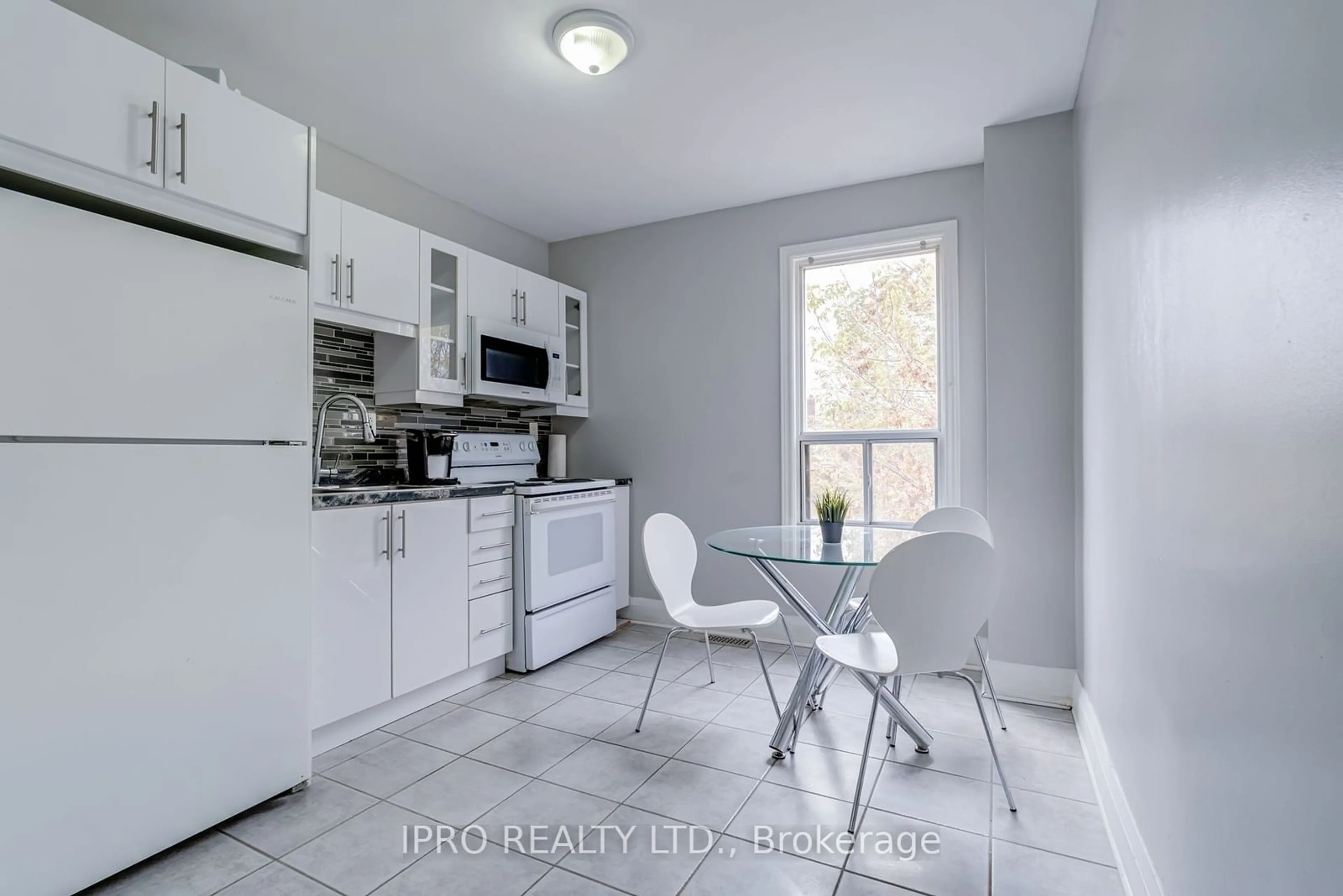 Standard kitchen, ceramic/tile floor for 1140 Dufferin St, Toronto Ontario M6H 4B6