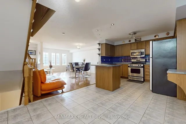 Additional property image - 1246 Mowat Lane