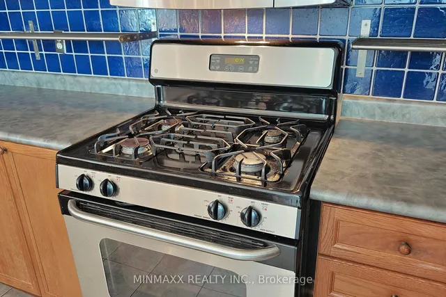 Additional property image - 1246 Mowat Lane