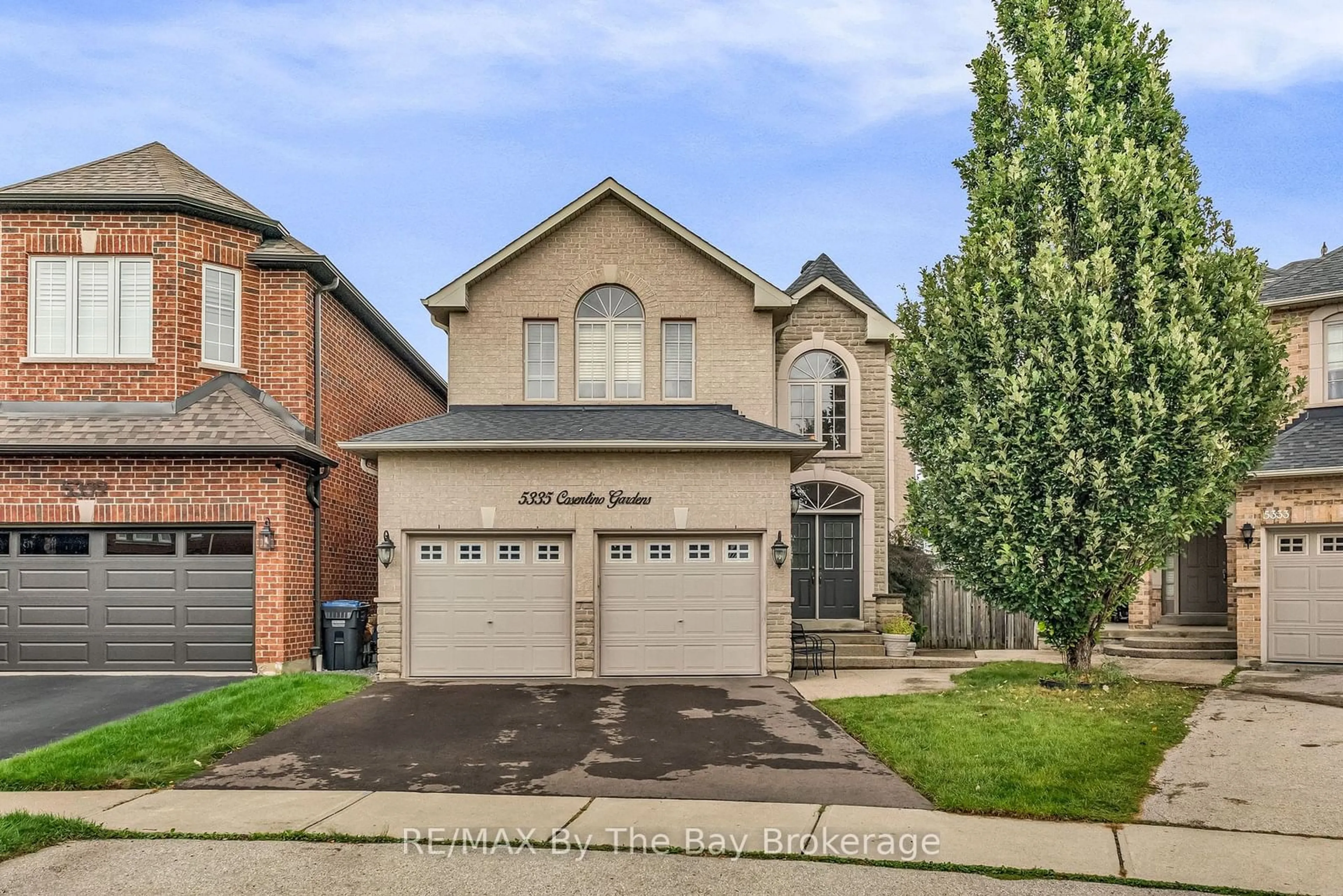 Home with brick exterior material, street for 5335 COSENTINO Gdns, Mississauga Ontario L4Z 3Z3