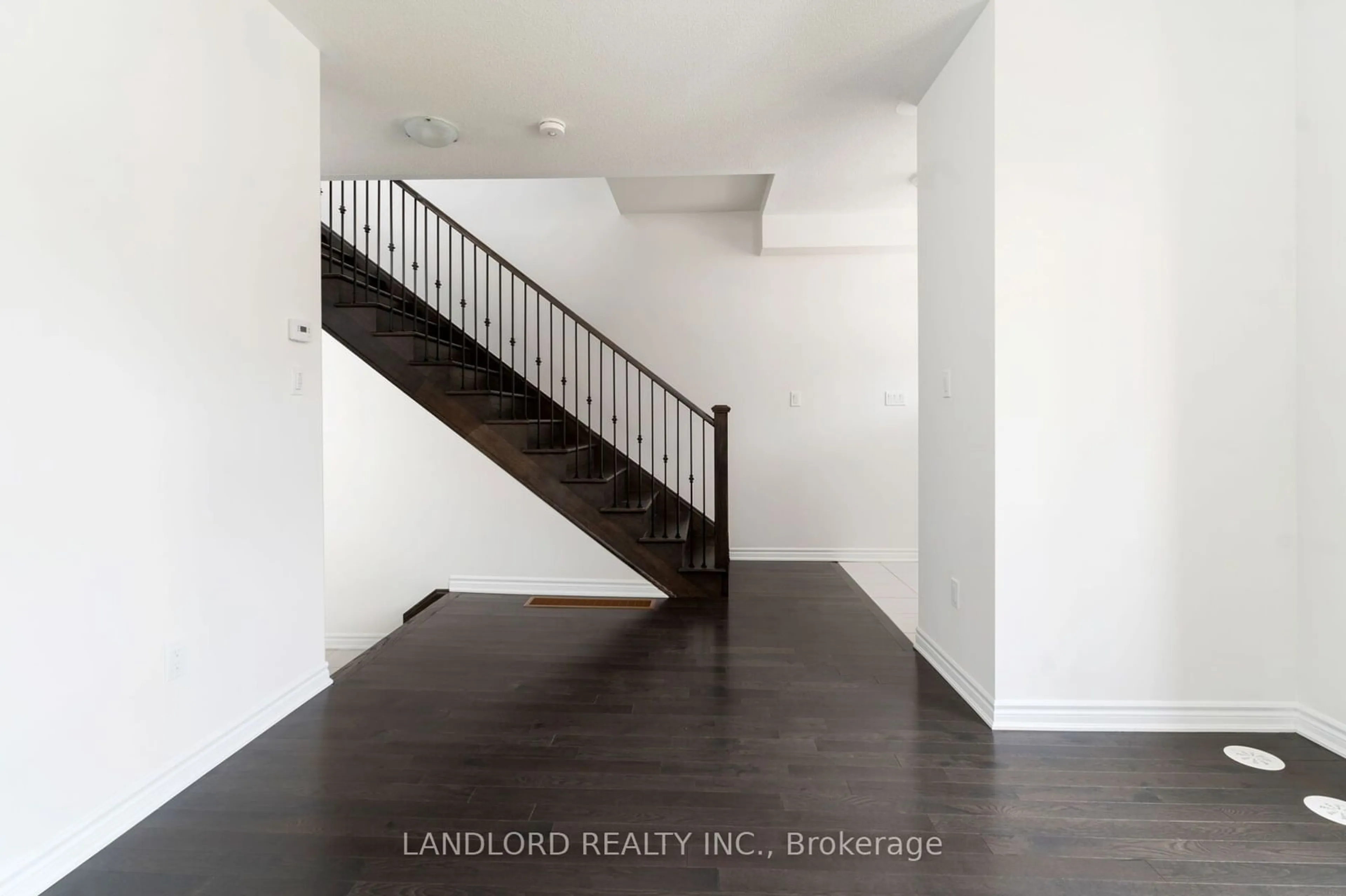 Indoor entryway for 17 Petch Ave, Caledon Ontario L7C 0Y9