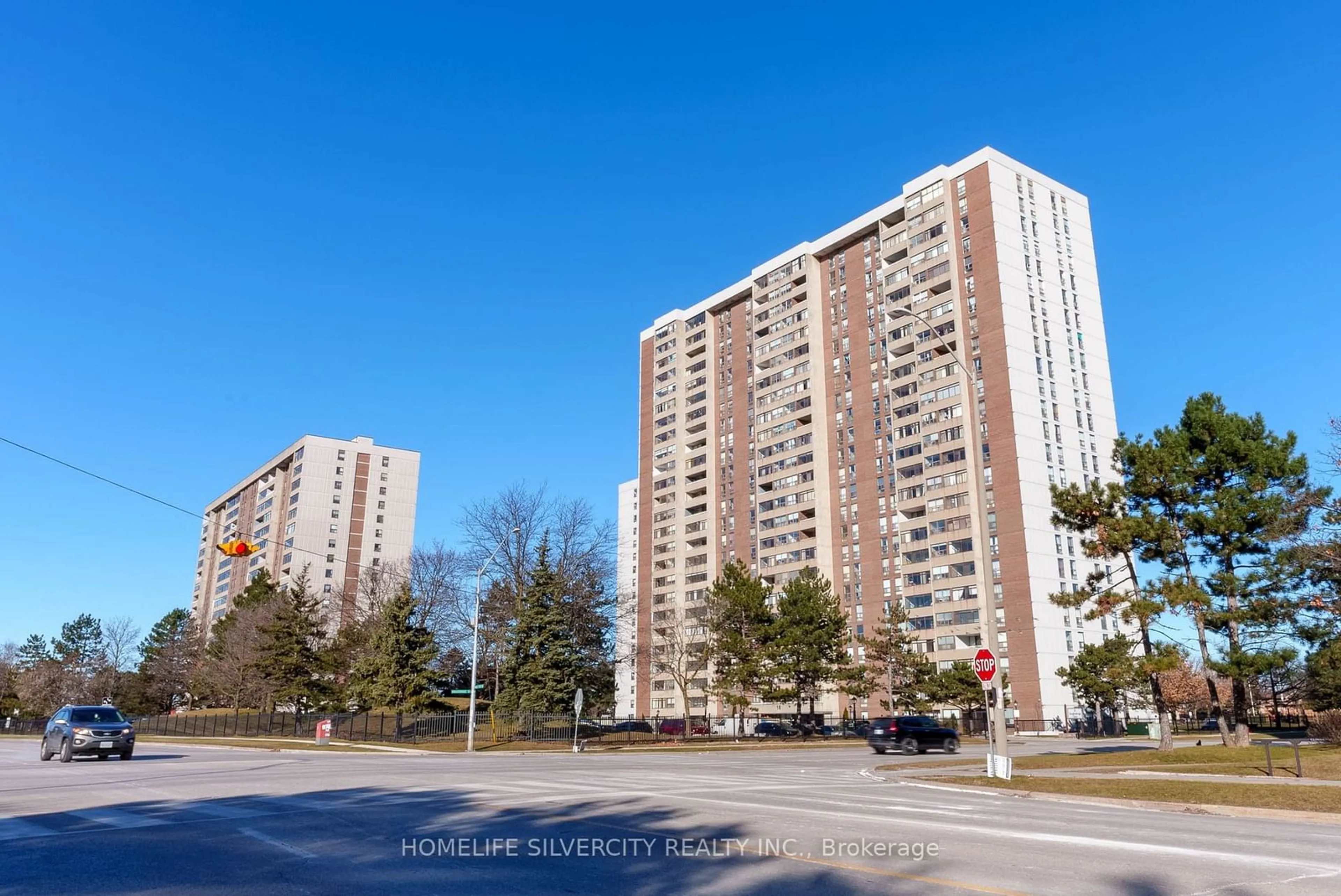 A pic from outside/outdoor area/front of a property/back of a property/a pic from drone, street for 18 Knightsbridge Rd #2303, Brampton Ontario L6T 3X5