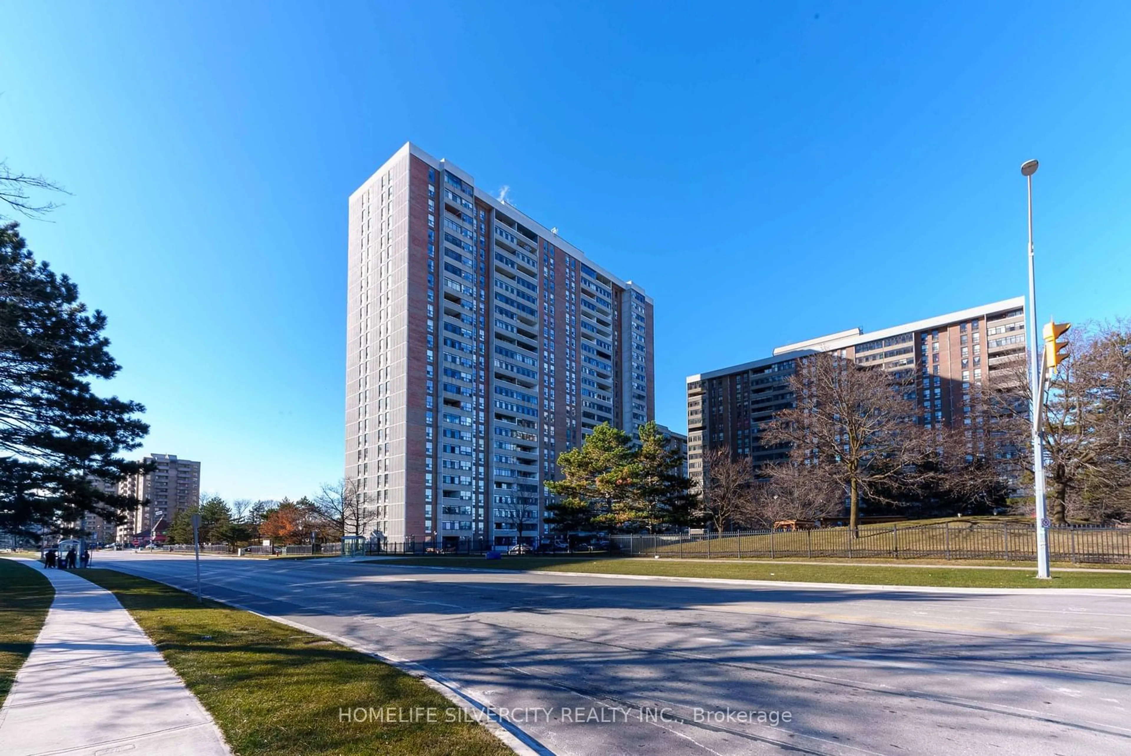 A pic from outside/outdoor area/front of a property/back of a property/a pic from drone, unknown for 18 Knightsbridge Rd #2303, Brampton Ontario L6T 3X5