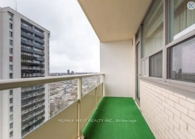Additional property image - 360 Ridelle Ave Unit 911