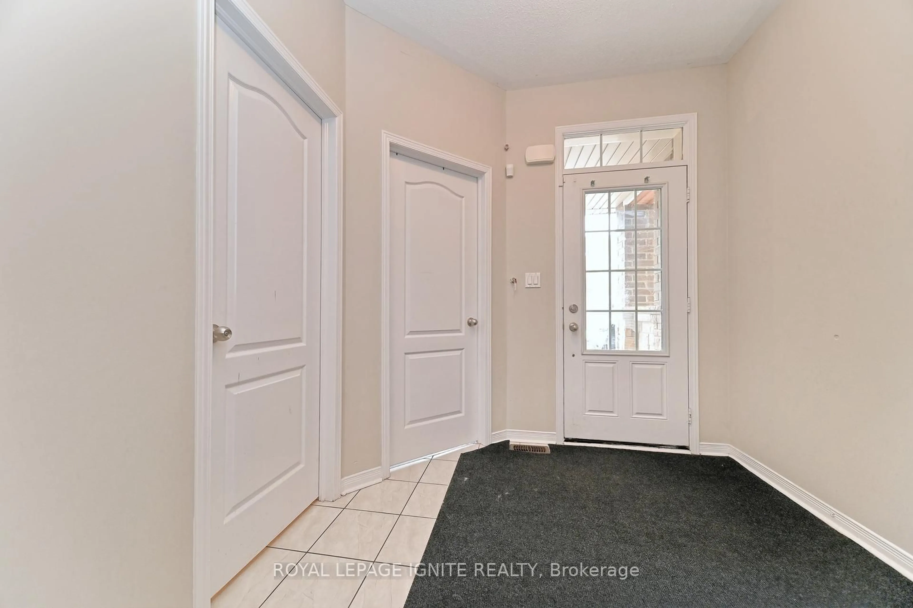 Indoor entryway for 22 Thornapple St, Brampton Ontario L6R 3X2