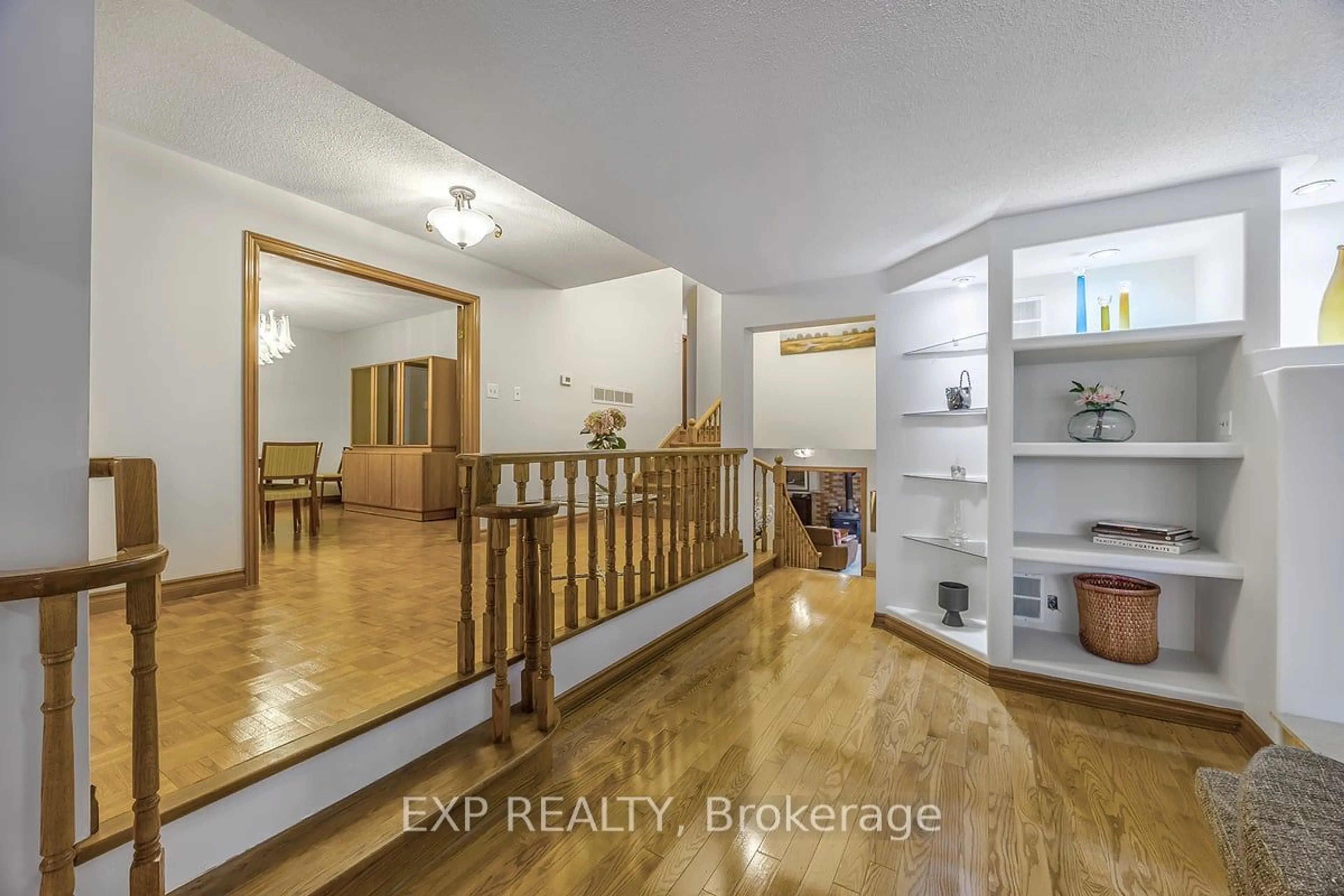 Indoor foyer for 63 Riverside Dr, Toronto Ontario M9L 1J2