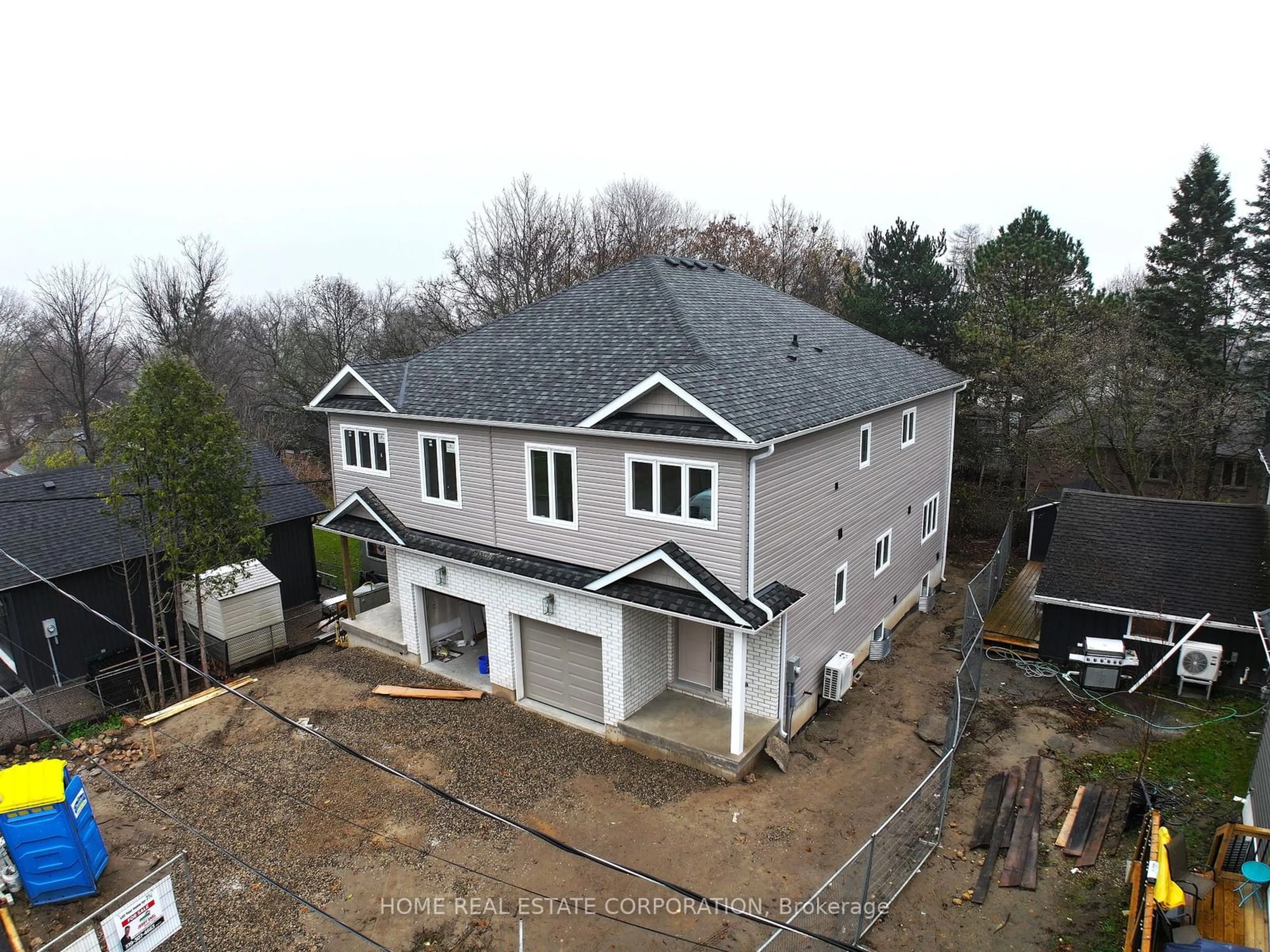 A pic from outside/outdoor area/front of a property/back of a property/a pic from drone, building for 2 Hannah St, Orangeville Ontario L9W 2R8