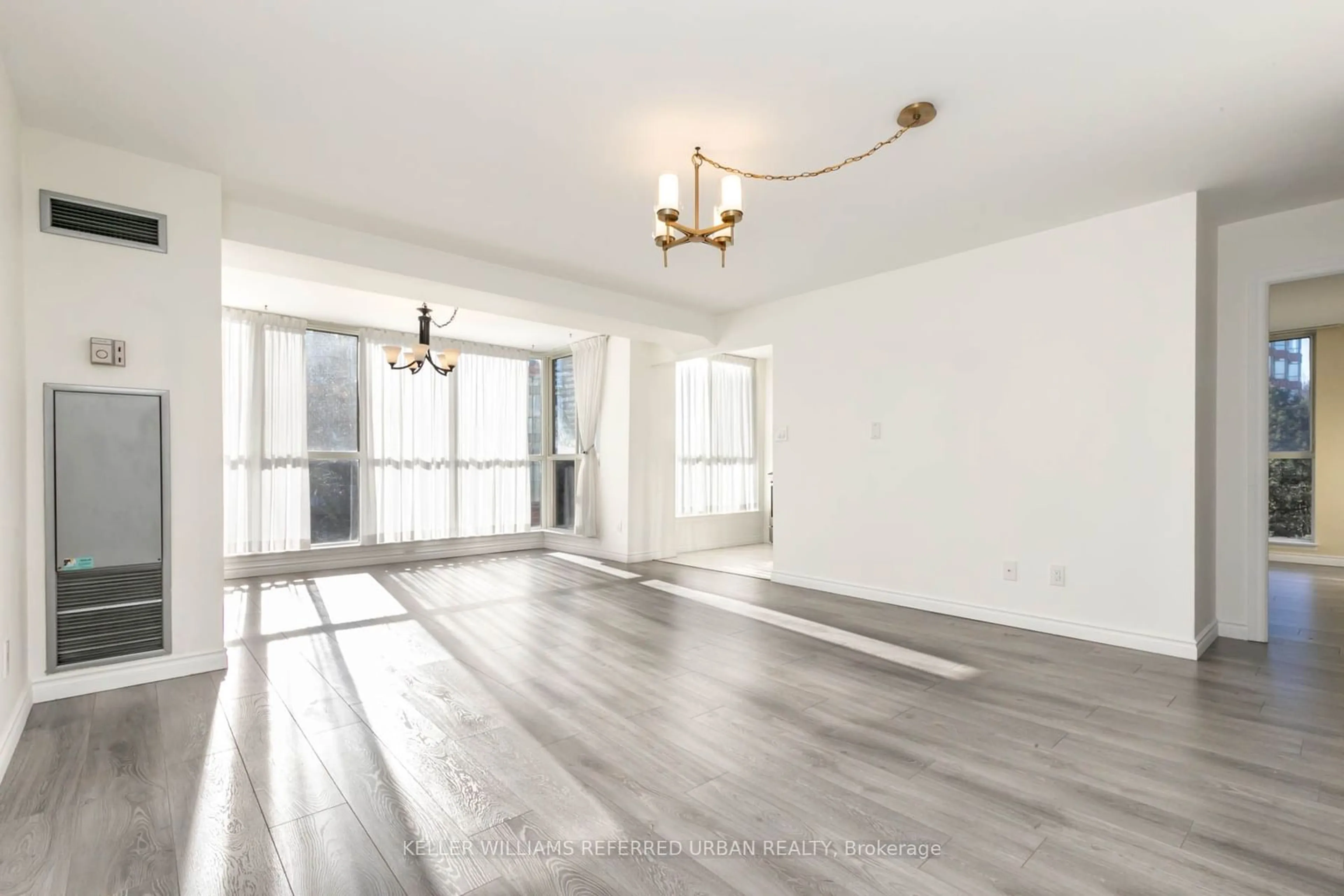 A pic of a room for 24 Southport St #452, Toronto Ontario M6S 4Z1