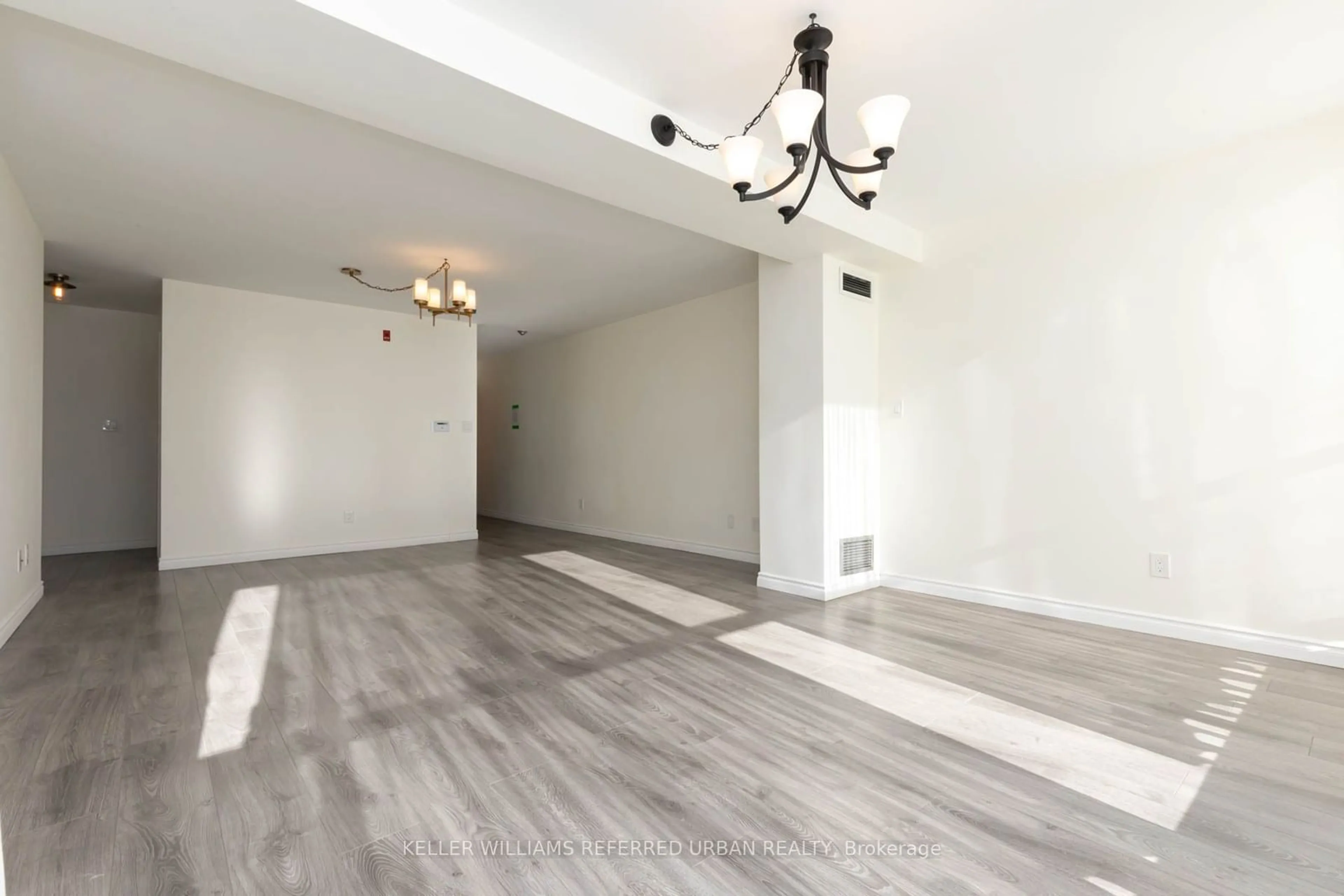 A pic of a room for 24 Southport St #452, Toronto Ontario M6S 4Z1