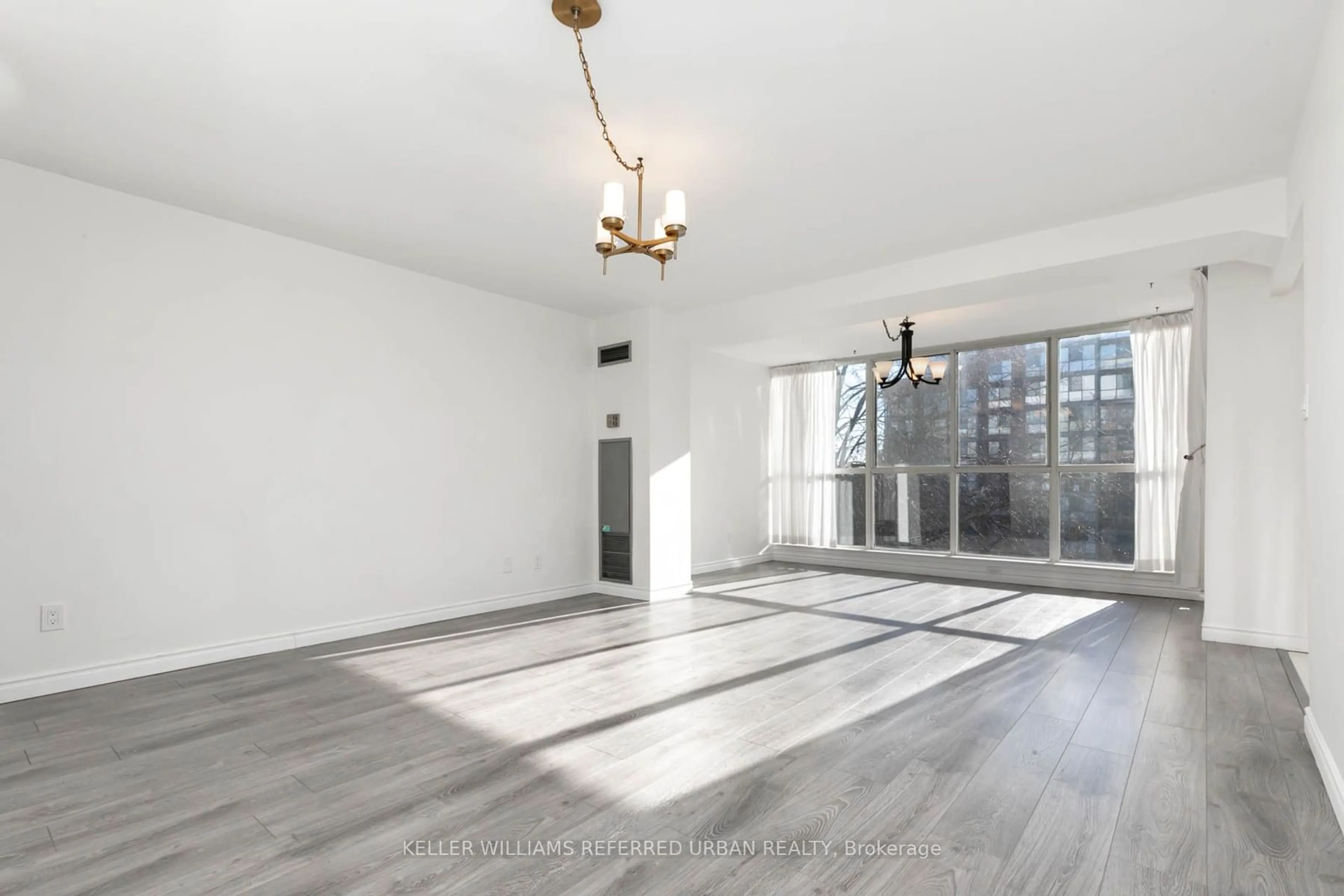 A pic of a room for 24 Southport St #452, Toronto Ontario M6S 4Z1