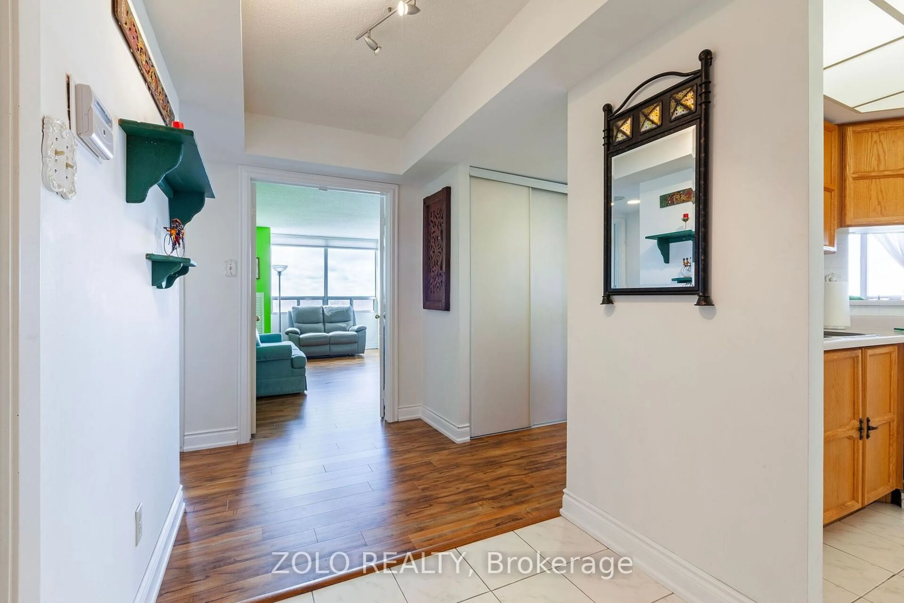 Indoor entryway for 310 Mill St #709, Brampton Ontario L6Y 3B1