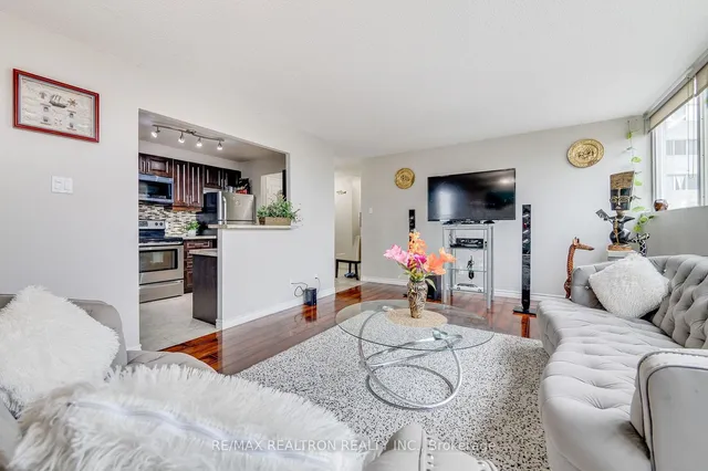 Additional property image - 3695 Kaneff Cres Unit 703