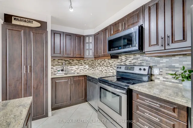 Additional property image - 3695 Kaneff Cres Unit 703