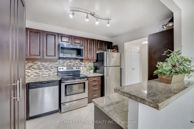 Additional property image - 3695 Kaneff Cres Unit 703