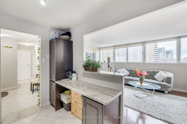 Additional property image - 3695 Kaneff Cres Unit 703