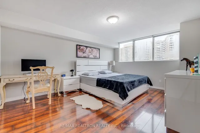 Additional property image - 3695 Kaneff Cres Unit 703