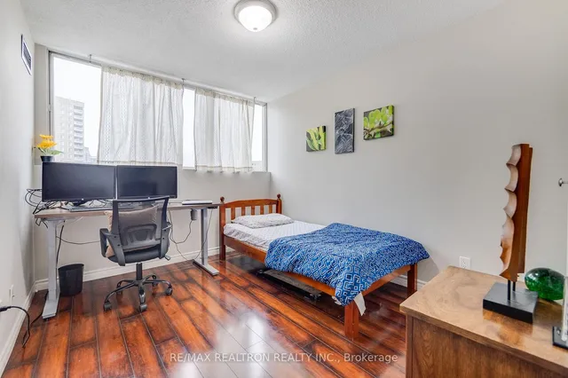 Additional property image - 3695 Kaneff Cres Unit 703