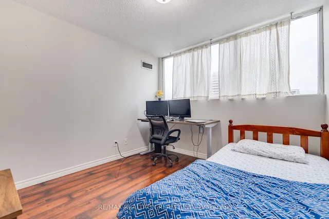 Additional property image - 3695 Kaneff Cres Unit 703