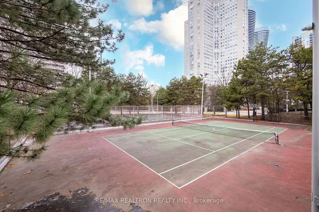 Additional property image - 3695 Kaneff Cres Unit 703