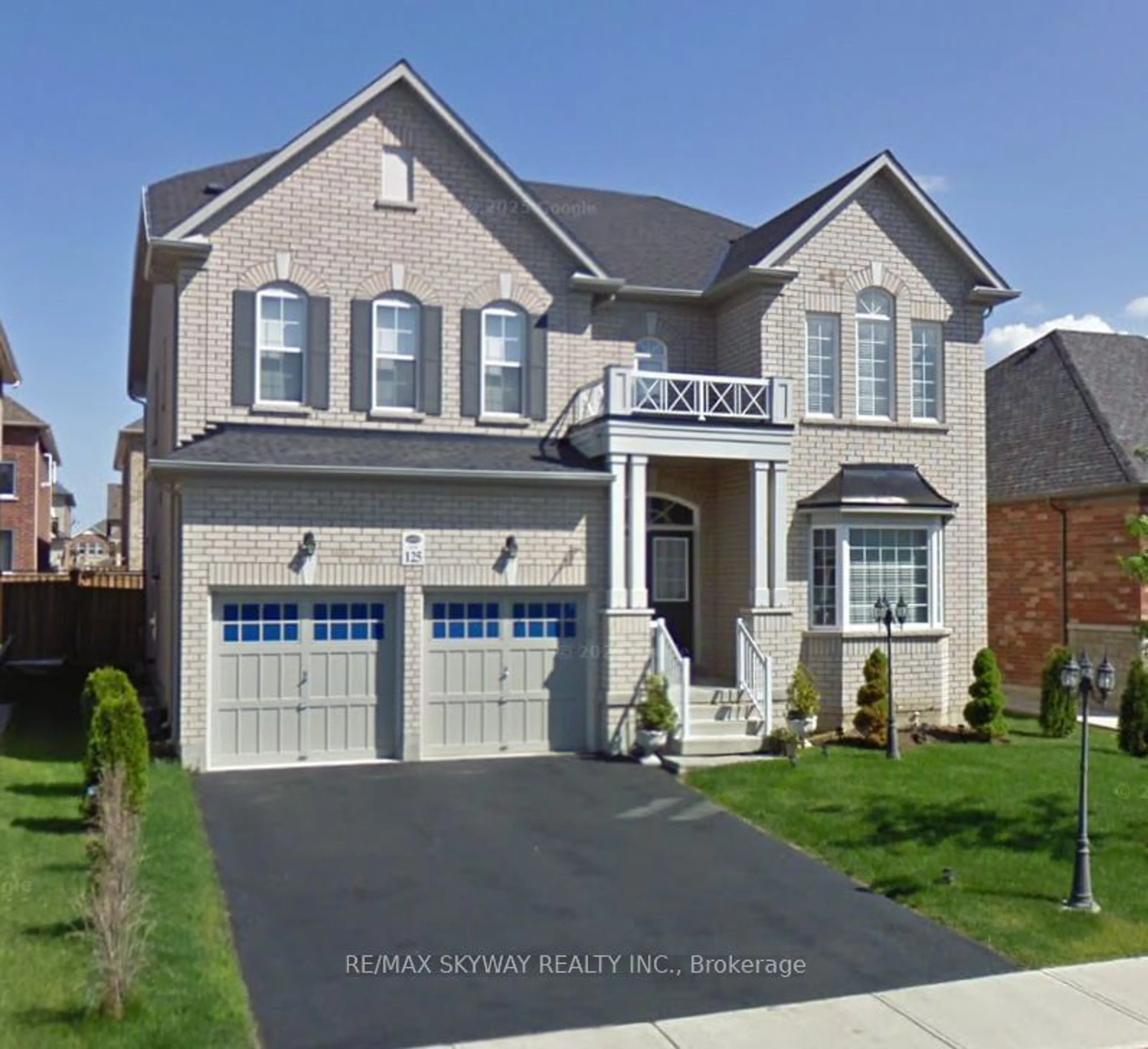 Home with brick exterior material, street for 15 Aristocrat Rd, Brampton Ontario L6P 1W9