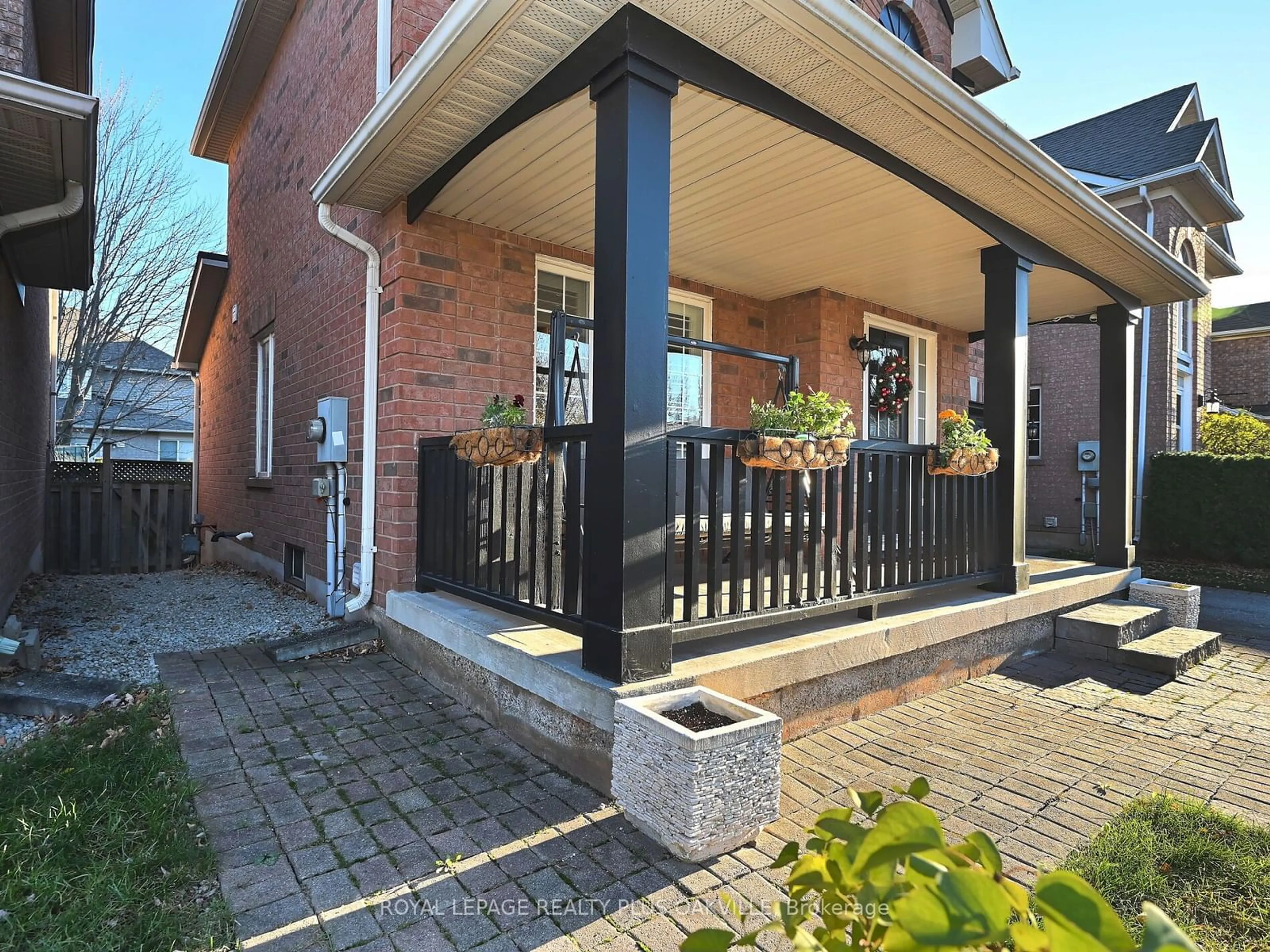 Home with brick exterior material, street for 2554 Dashwood Dr, Oakville Ontario L6M 4C2