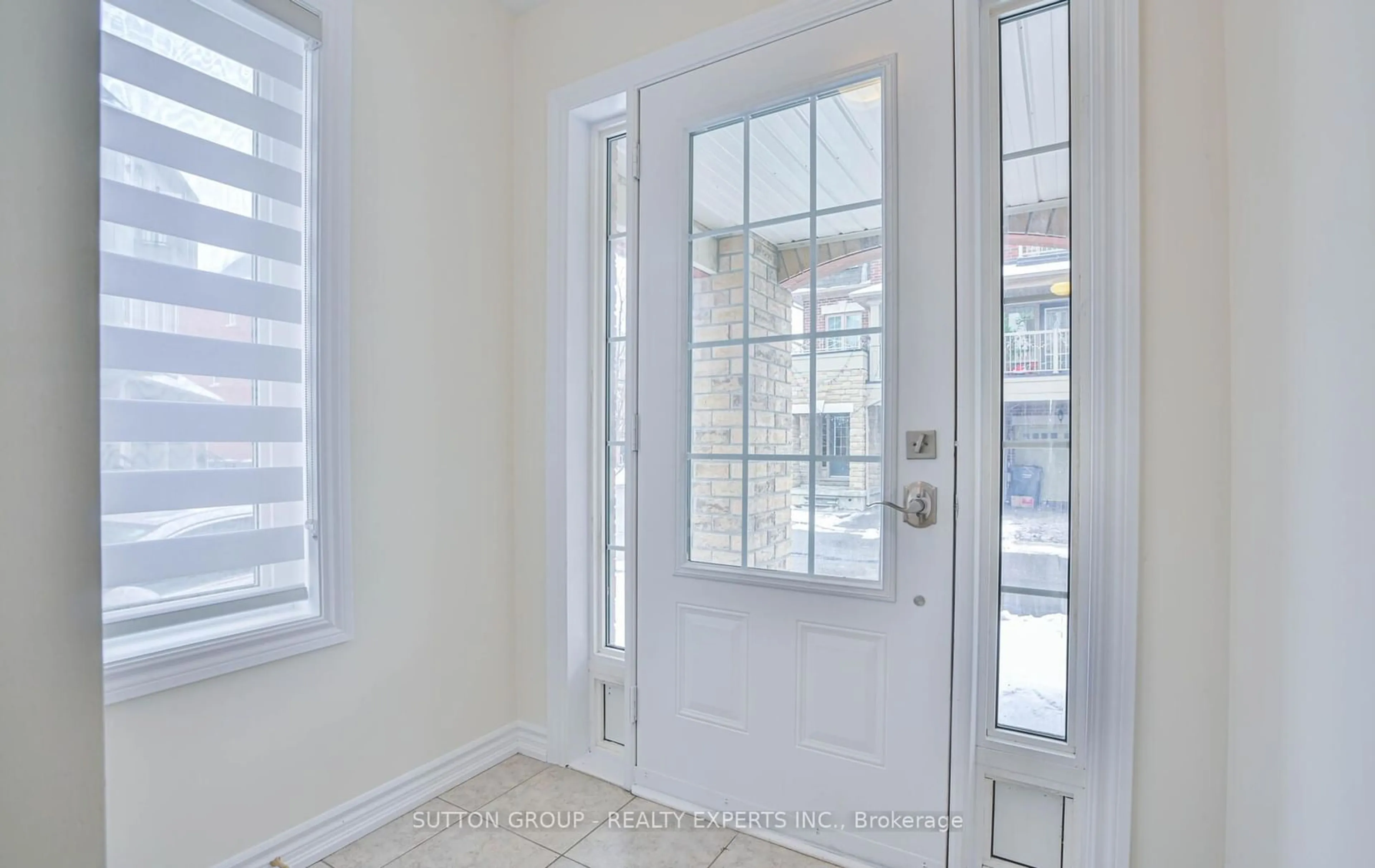 Indoor entryway for 26 Miami Grve, Brampton Ontario L6Z 0H6