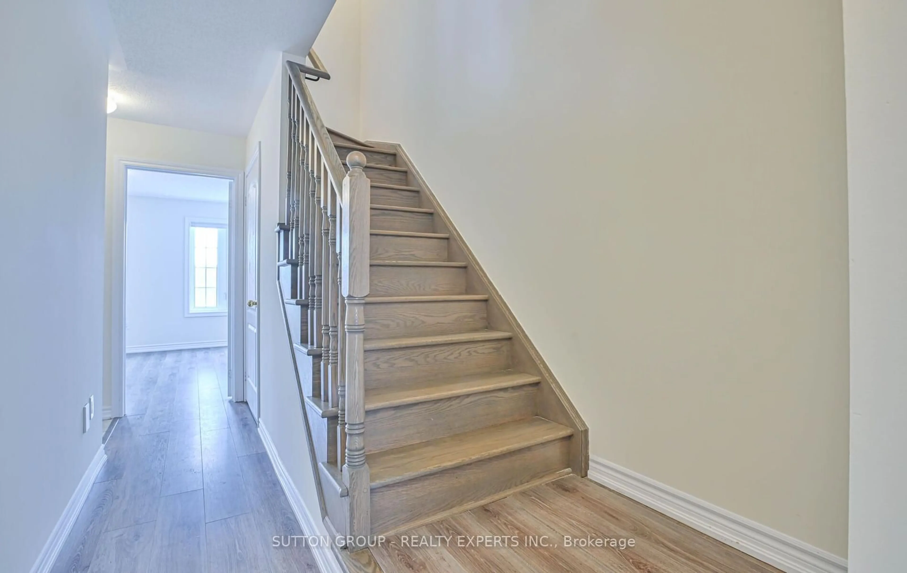 Stairs for 26 Miami Grve, Brampton Ontario L6Z 0H6