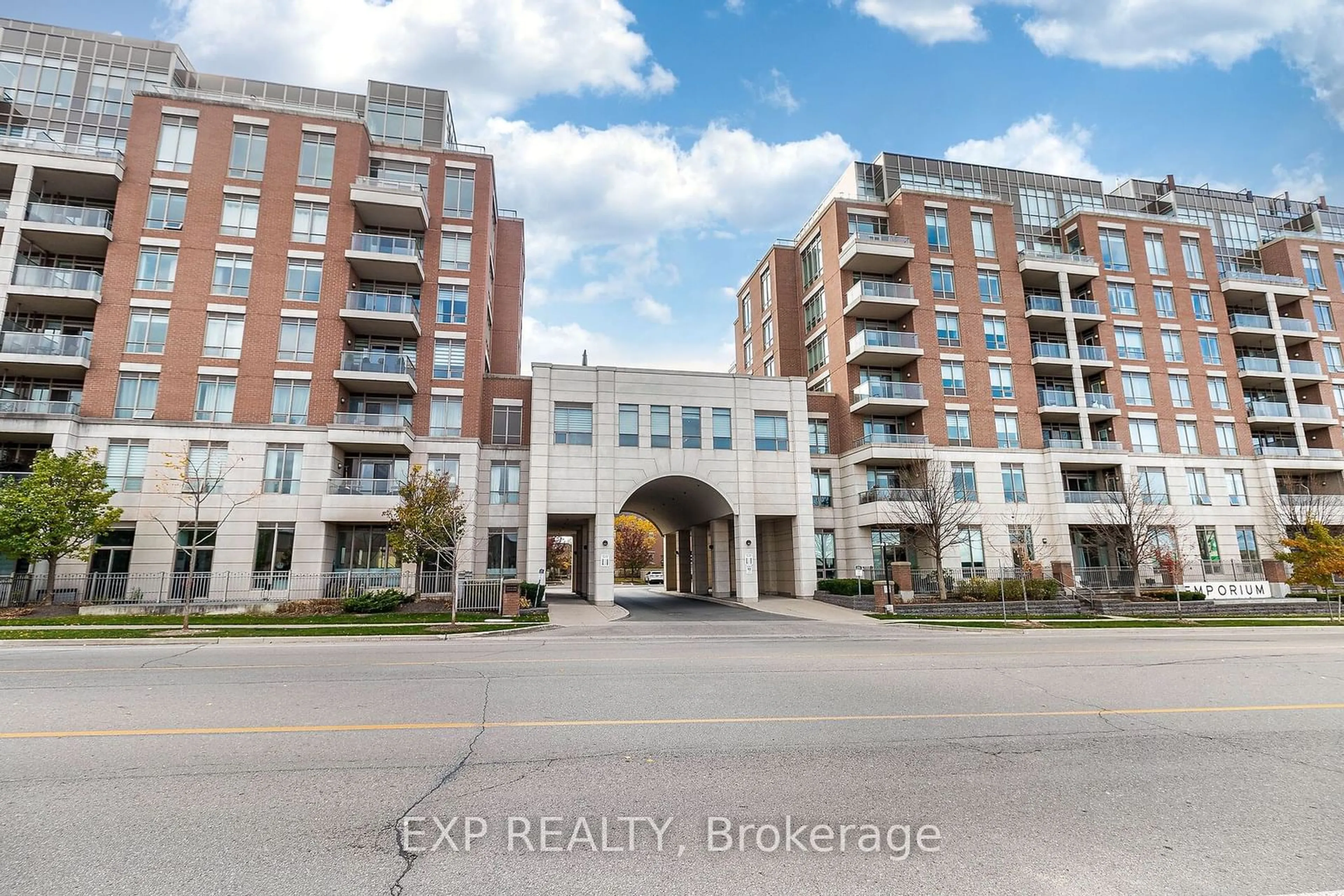 Unknown for 2480 Prince Michael Dr #724, Oakville Ontario L6H 0H1