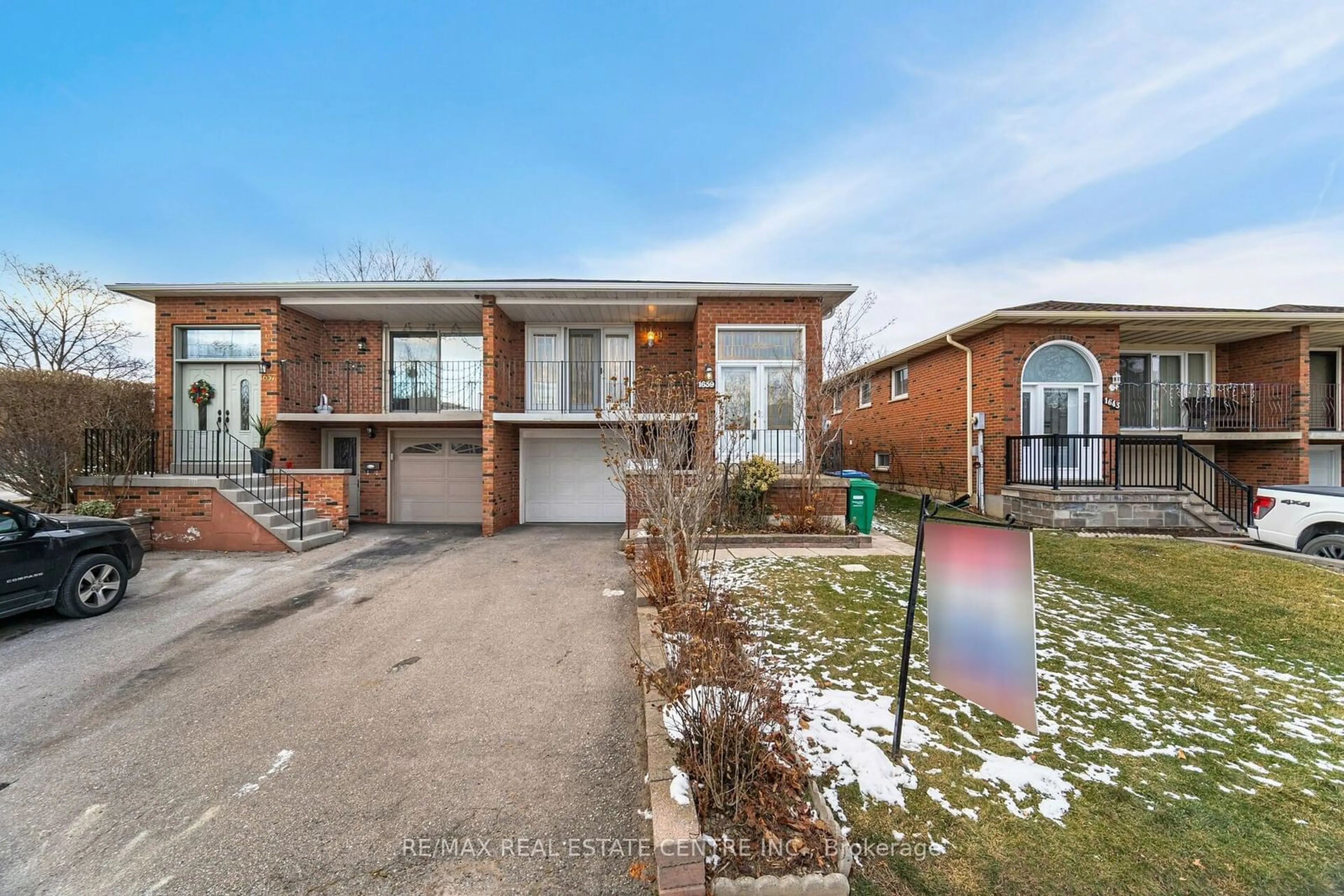 Home with brick exterior material, street for 1639 Corkstone Gl, Mississauga Ontario L4W 2E9