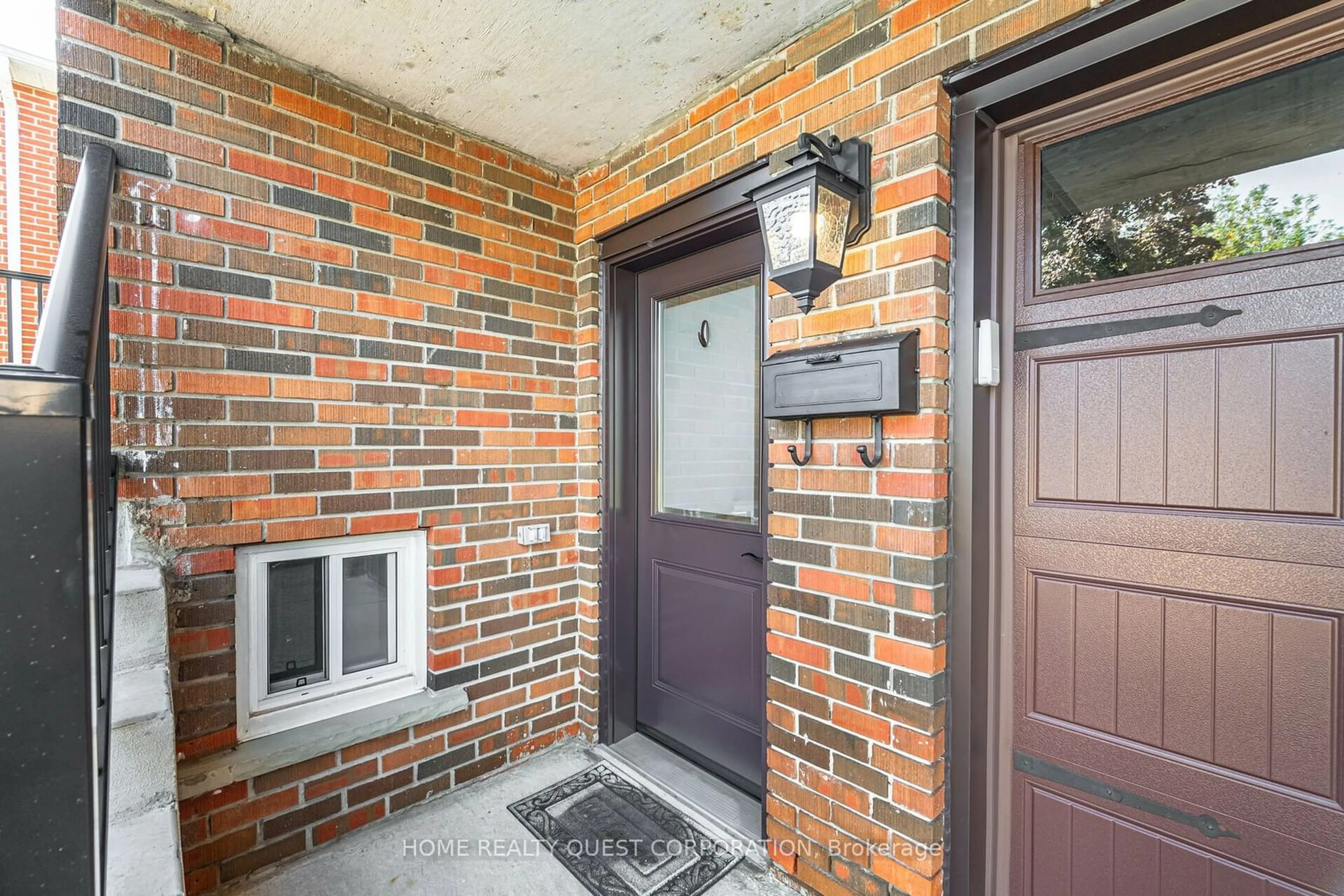 Home with brick exterior material, street for 4190 Bishopstoke Lane, Mississauga Ontario L4Z 1J3