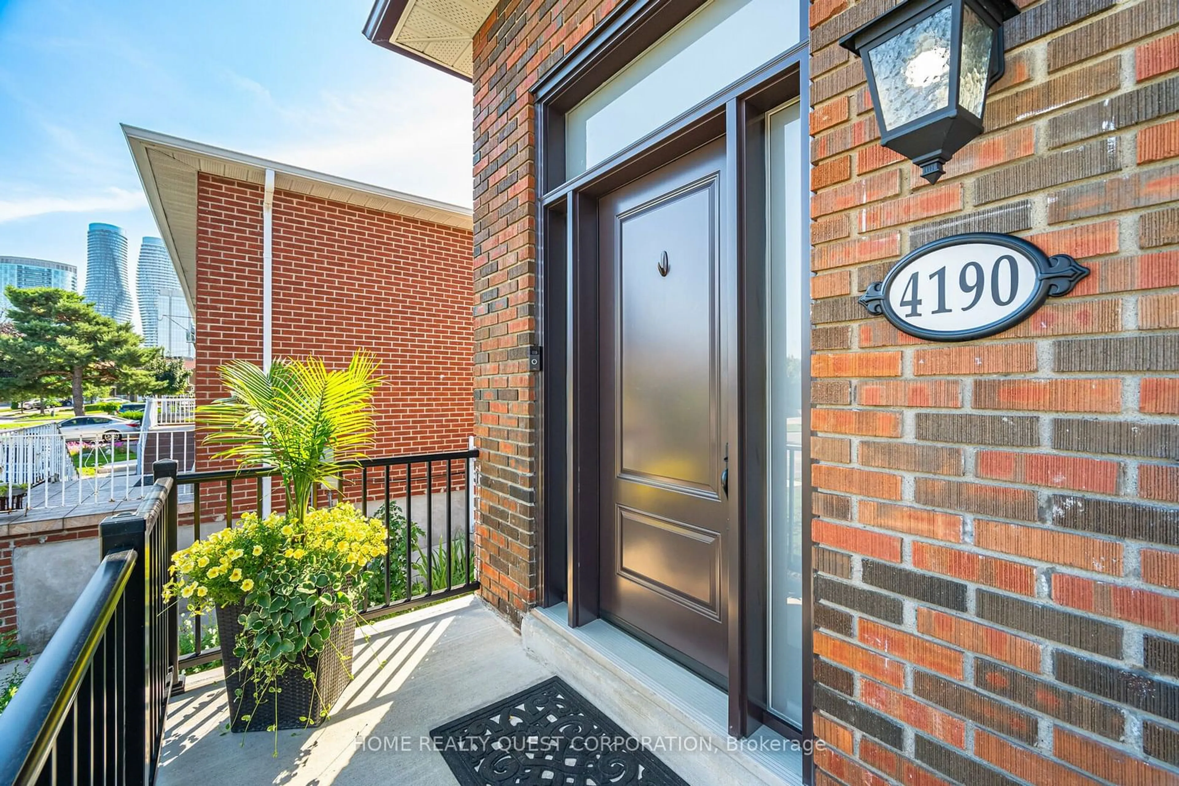 Indoor entryway for 4190 Bishopstoke Lane, Mississauga Ontario L4Z 1J3