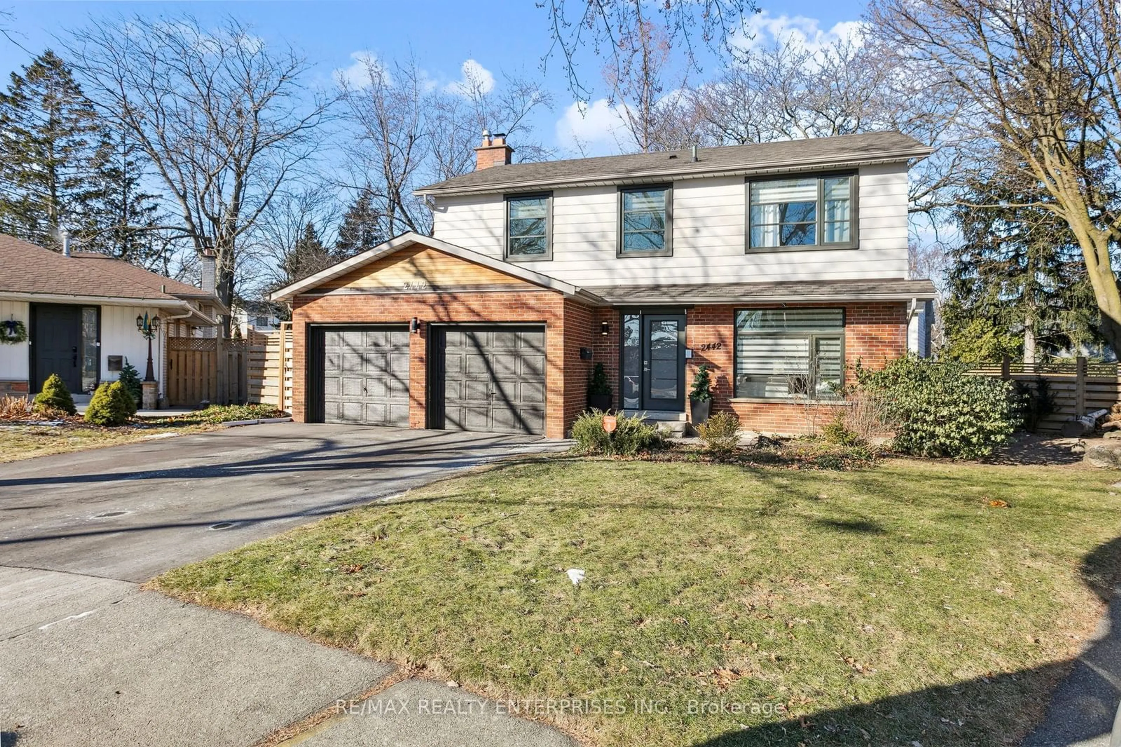 Home with brick exterior material, street for 2442 Arioso Crt, Mississauga Ontario L5K 1Y1